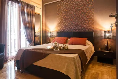 Gallery image of Pretty rooms with shared bathroom in Gold and Blue apartment in safe central area in Athens