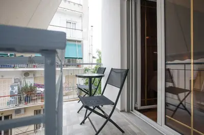 Gallery image of Pretty rooms with shared bathroom in Gold and Blue apartment in safe central area in Athens