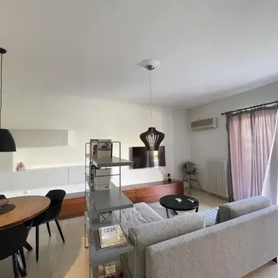 Kleio - Spacious apartment in Glyfada