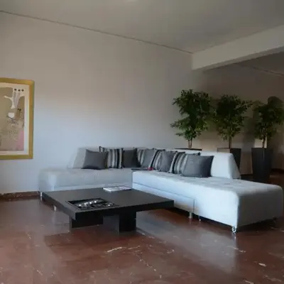 Modern & Classy Central Apartment