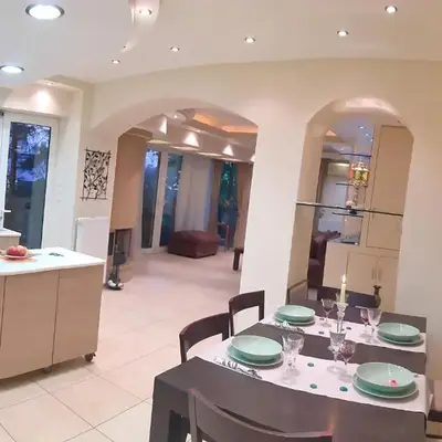 A1 Elegant Vouliagmeni apt in a Unique Spot