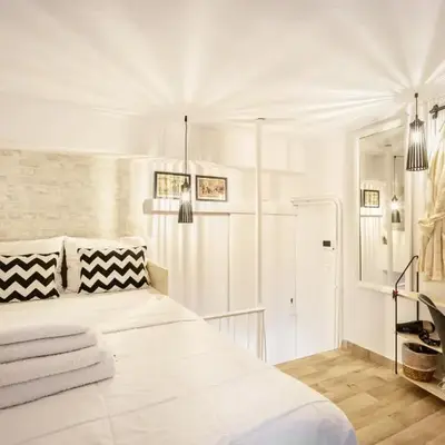 Acropolis Elegant Maisonette by LODGESPOT