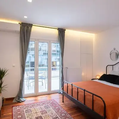 Phaedrus Living: City Centre Luxury Flat Mavromichali