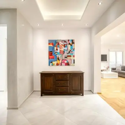 Stunning Central 180m2 4 Bedroom 3 Bathroom