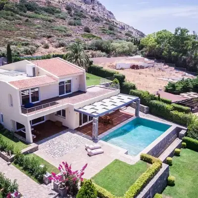 Amazing 5 bedroom Villa with Swimming Pool