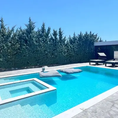 Olivujoj Villajoj - Deluxe Villa with Detached Pool House