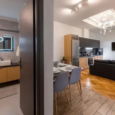 Modern 5BD Apartment in the Heart of Athens