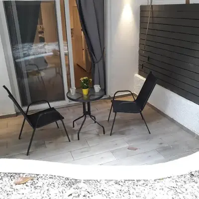 Kolonaki Luxury backyard Studio