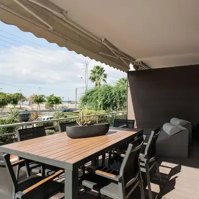 5BD 2 Level Beachfront Luxury Apt by the Olon