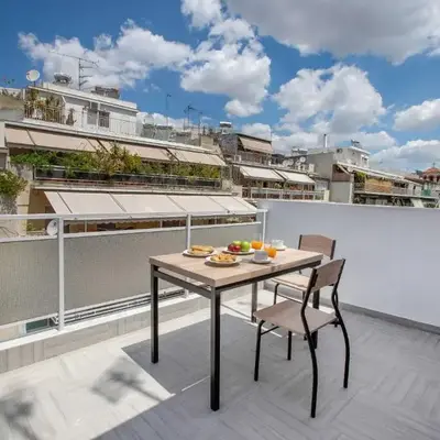 Studio penthouse near Acropolis Museum by GHH