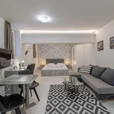 Paleo Faliro Gardenbay