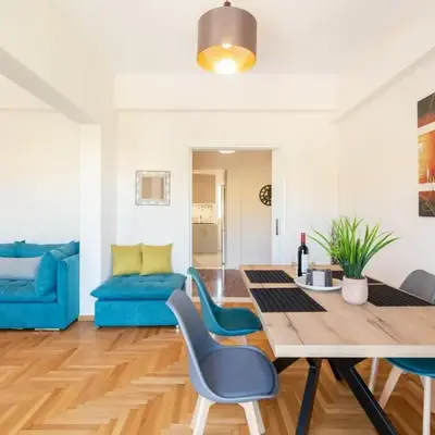 Katsanis luxury apt.