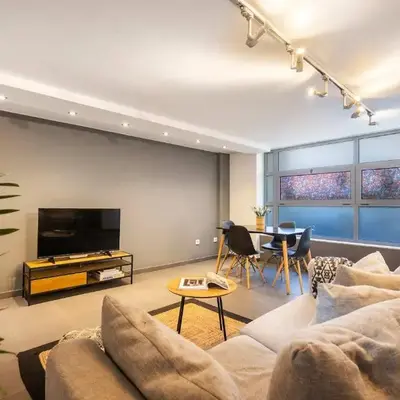 Stylish 2BR Koukaki l Balcony & Work-Friendly Desk