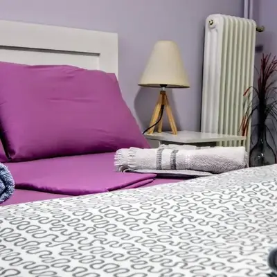 2 Bed Flat - Sleeps 4 - Pets - Parking - Wifi
