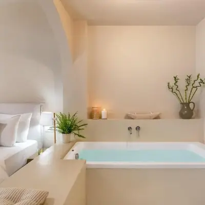 Romantic Luxury Hideaway Near Acropolis with Jacuzzi
