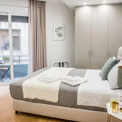 A24 Pristine & sunny suite near Plaka & Parthenon