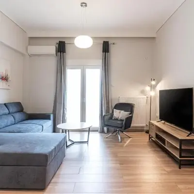 Spacious 2BD apt next to metro