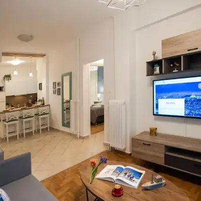 Blue Ark Comfort near Acropolis