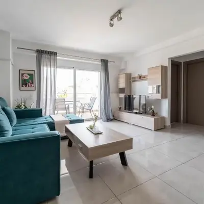Modern spacious apartment located in Piraeus (B8)