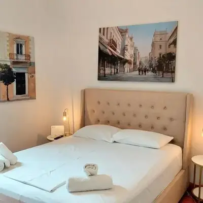 Elegant apartment under the Acropolis