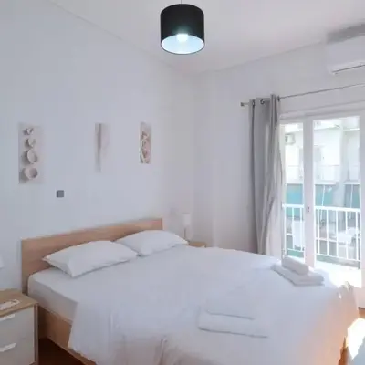 A cozy minimal apartment at Koukaki