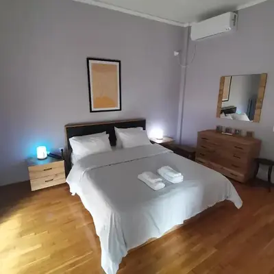 Penthouse spacious w super wifi & terrace