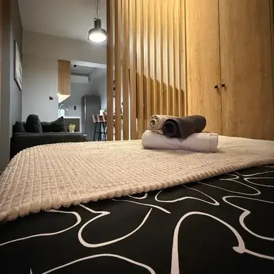 PSH -Stylish Quiet Top Floor Apt- Near Acropolis