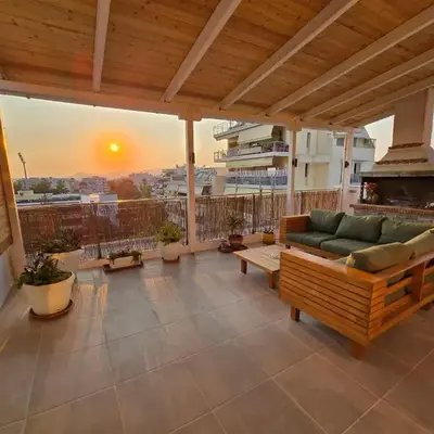 Penthouse Nea Smirni