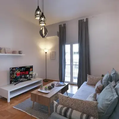 Beautiful Athenian apartment next to the center