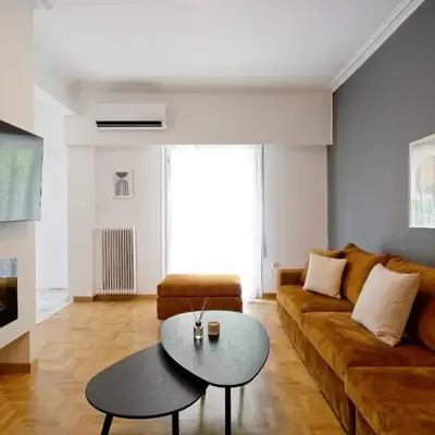 Elegant Big Apartment in Athens Center With Balcony