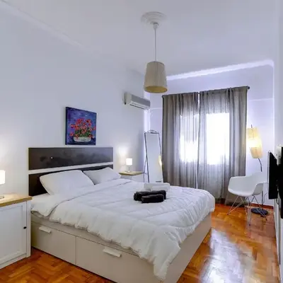 Sunny all day apartment near Athens city center