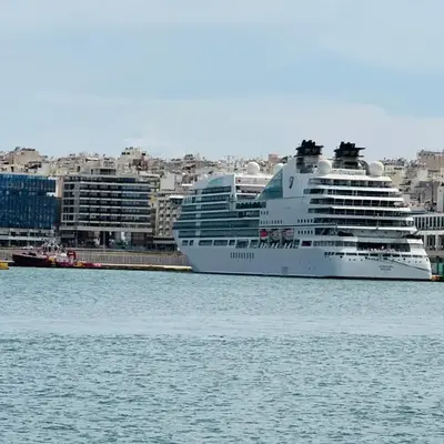 Royal Red suite No2 PIRAEUS PORT