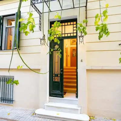 Acropolis metro st 3 bedrms 6 pers maisonette by MPS