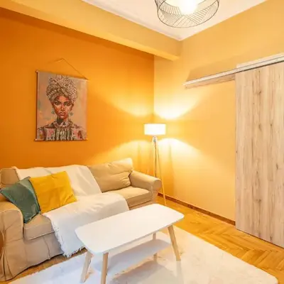 Renovated 2 Bedroom Apartment in City Centre