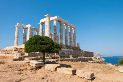 an acropolis with a tree on top of a hill at Villa Anemos in Dhaskalión