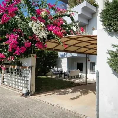 Pame Rentals - Cozy Glyfada Stay with Free Parking