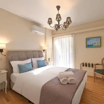 Penthouse Apartment & Studio near Glyfada - free Parking