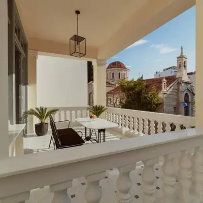 Monument Hotel