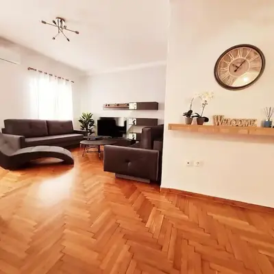 Lovely 2-Bedroom 4th Floor House Large Patio