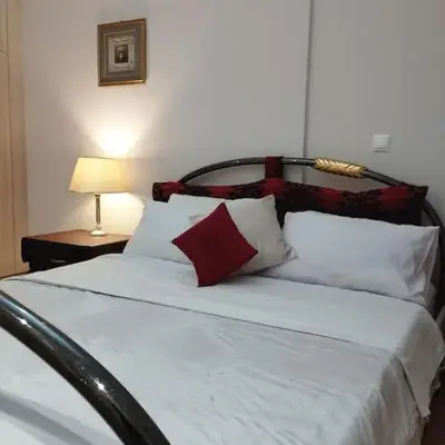 Renovated Basement Duplex with Patio and Folk Decor in the Heart of Athens