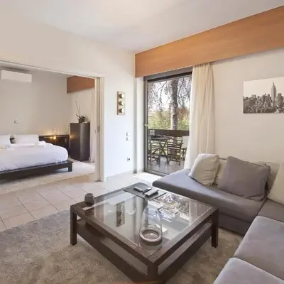 Seascape Modern Vouliagmeni Apt near Beaches