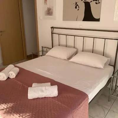 Aphrodite-Recently Renovated Modern Apartment