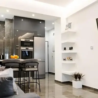 Larissa Railway &Metro station apartment