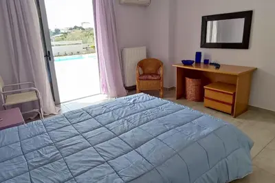 Gallery image of Luxury apt with private pool in Anavissos