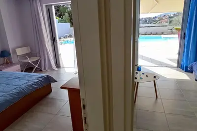 Gallery image of Luxury apt with private pool in Anavissos
