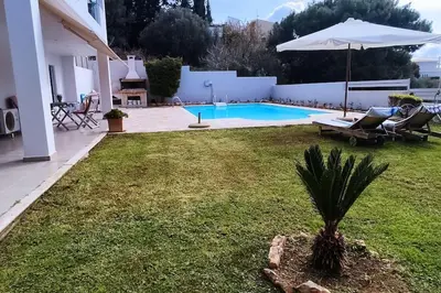 Gallery image of Luxury apt with private pool in Anavissos