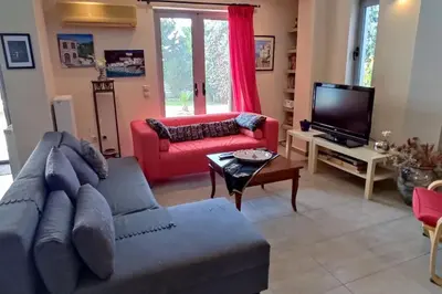 Gallery image of Luxury apt with private pool in Anavissos