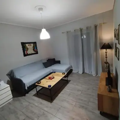 Nice& Cozy Flat 1min from the Heart of Athens.WiFi