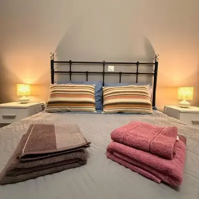 WINDSOR PLACE APARTMENT - KEYLESS ENTRY with code