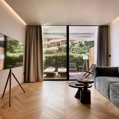 Cama Luxury Suites Kavouri